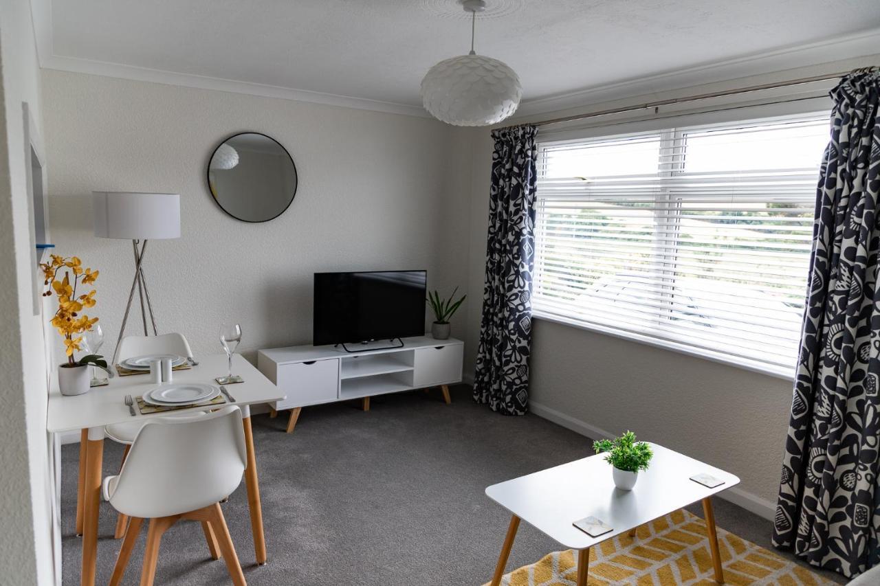 1 Chatsworth Riverscape Apartments - Riverview Apartment In Great Location With Free Parking Overlooking The Gannel Just A Short Walk From Newquays Incredible Beaches And Local Amenities Ньюки Экстерьер фото