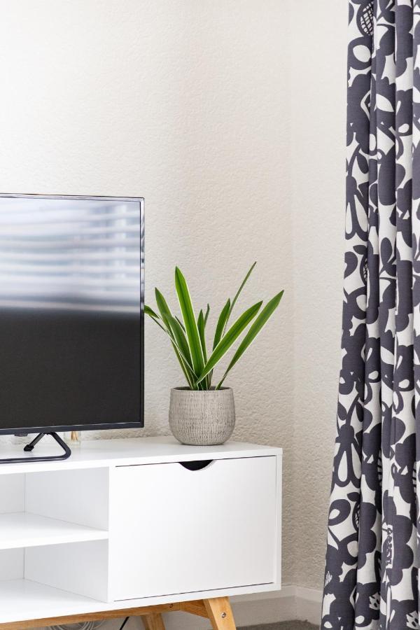 1 Chatsworth Riverscape Apartments - Riverview Apartment In Great Location With Free Parking Overlooking The Gannel Just A Short Walk From Newquays Incredible Beaches And Local Amenities Ньюки Экстерьер фото