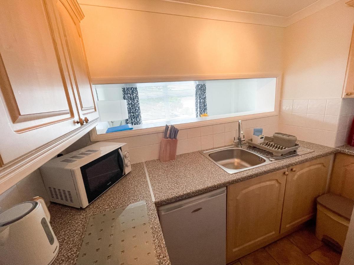 1 Chatsworth Riverscape Apartments - Riverview Apartment In Great Location With Free Parking Overlooking The Gannel Just A Short Walk From Newquays Incredible Beaches And Local Amenities Ньюки Экстерьер фото