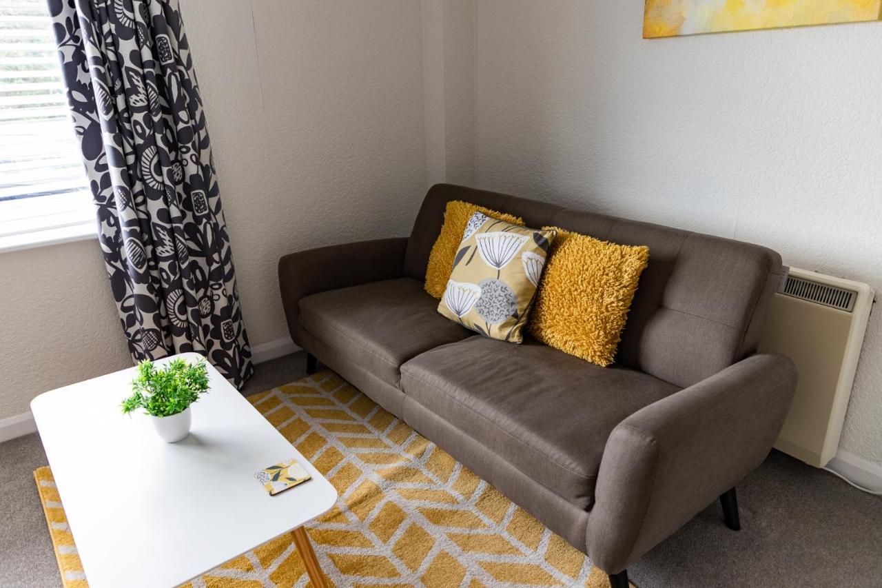 1 Chatsworth Riverscape Apartments - Riverview Apartment In Great Location With Free Parking Overlooking The Gannel Just A Short Walk From Newquays Incredible Beaches And Local Amenities Ньюки Экстерьер фото