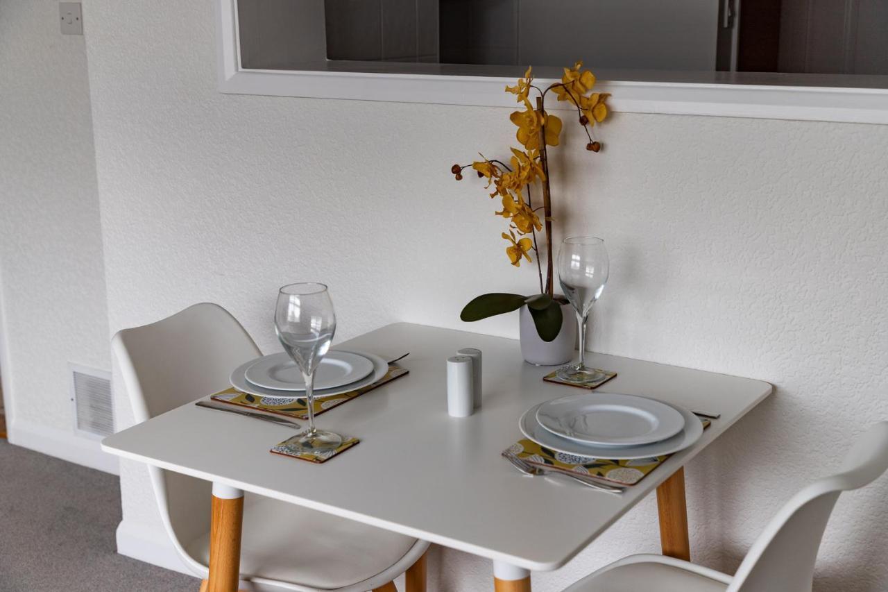 1 Chatsworth Riverscape Apartments - Riverview Apartment In Great Location With Free Parking Overlooking The Gannel Just A Short Walk From Newquays Incredible Beaches And Local Amenities Ньюки Экстерьер фото