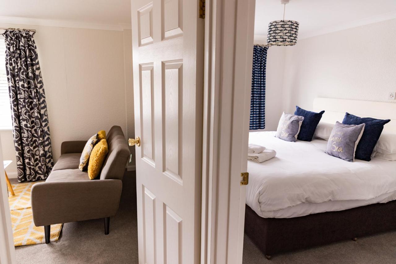 1 Chatsworth Riverscape Apartments - Riverview Apartment In Great Location With Free Parking Overlooking The Gannel Just A Short Walk From Newquays Incredible Beaches And Local Amenities Ньюки Экстерьер фото