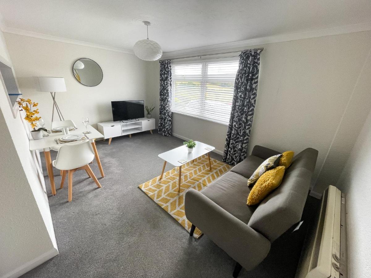 1 Chatsworth Riverscape Apartments - Riverview Apartment In Great Location With Free Parking Overlooking The Gannel Just A Short Walk From Newquays Incredible Beaches And Local Amenities Ньюки Экстерьер фото