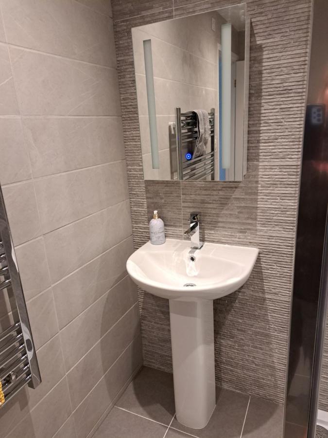 1 Chatsworth Riverscape Apartments - Riverview Apartment In Great Location With Free Parking Overlooking The Gannel Just A Short Walk From Newquays Incredible Beaches And Local Amenities Ньюки Экстерьер фото