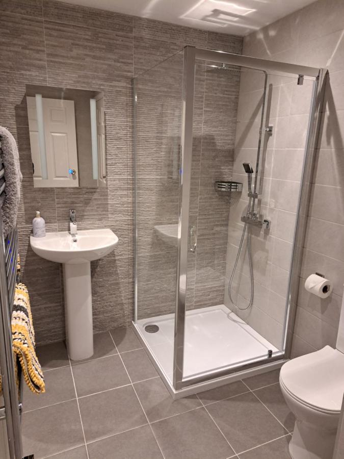 1 Chatsworth Riverscape Apartments - Riverview Apartment In Great Location With Free Parking Overlooking The Gannel Just A Short Walk From Newquays Incredible Beaches And Local Amenities Ньюки Экстерьер фото